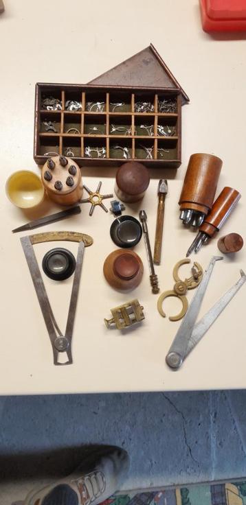 Lot vintage gereedschap uurwerkmaker horlogemaker beschikbaar voor biedingen