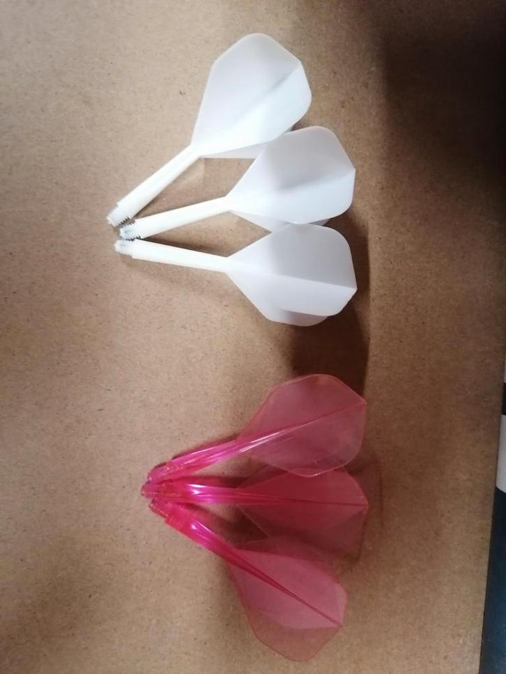 Condor Axe (1x short white & 1x medium clear red), Sport en Fitness, Darts, Zo goed als nieuw, Ophalen of Verzenden