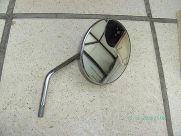 Motospiegel beschikbaar voor biedingen