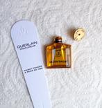 Pin's du parfum Héritage de Guerlain, Collections, Comme neuf, Marque, Envoi, Insigne ou Pin's