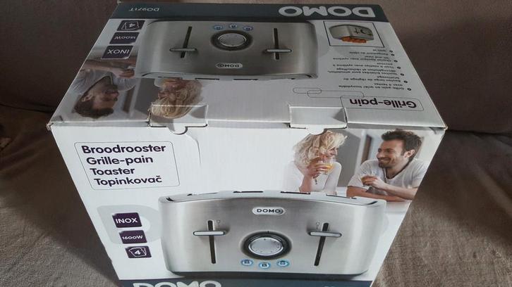 NIEUW broodrooster Domo 971T / 4 sleuven, Elektronische apparatuur, Broodroosters, Nieuw, Uitneembare kruimellade, Ophalen