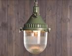 Lampe Industrielle à suspension en Métal et verre , Russe, Maison & Meubles, Lampes | Lampes en vrac, Utilisé