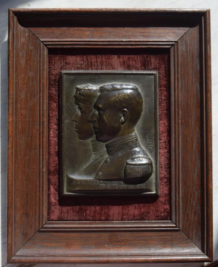 Koning Albert I en koningin Elisabeth, brons, Verzamelen, Koningshuis en Royalty, Gebruikt, Overige typen, Ophalen of Verzenden