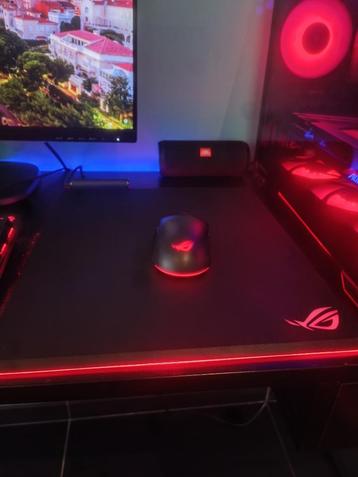 Asus rog balteus rgb muismat beschikbaar voor biedingen