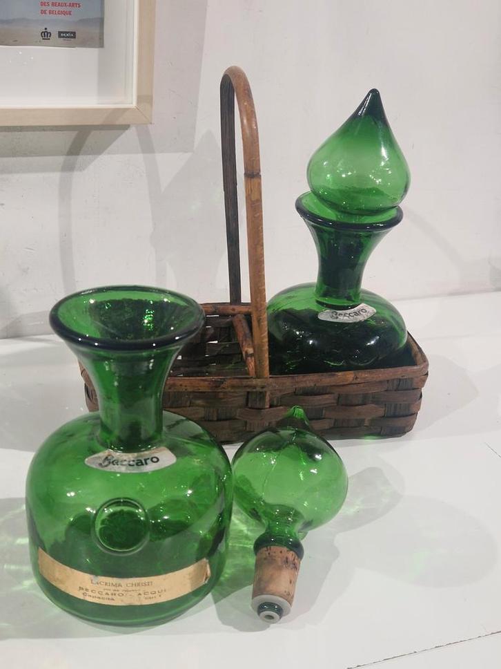 Empoli groen glas - Paar wijnkaraffen in rieten mand, Antiek en Kunst, Antiek | Glaswerk en Kristal, Ophalen of Verzenden
