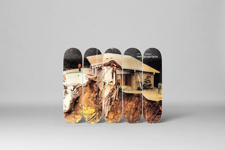 Kunst. Set van 5 skateboards. Kelley Walker, Antiek en Kunst, Kunst | Overige Kunst, Ophalen of Verzenden