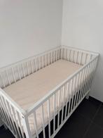 BABYBEDJE WIT in hoogte verstelbaar + matras, Kinderen en Baby's, Babywiegjes en Ledikanten, Ophalen, Gebruikt, Ledikant