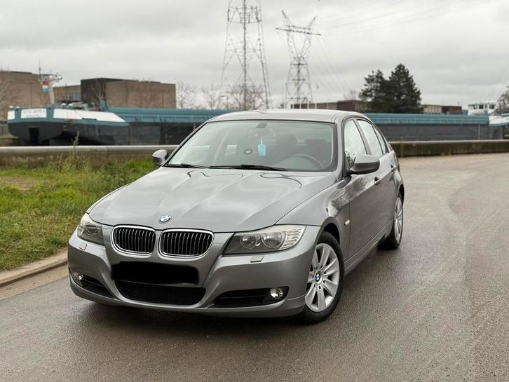 BMW 318i BENZINE AUTOMAAT 117.000km, Autos, BMW, Particulier, Série 3, Essence, Euro 5, Berline, 4 portes, Automatique, Argent ou Gris