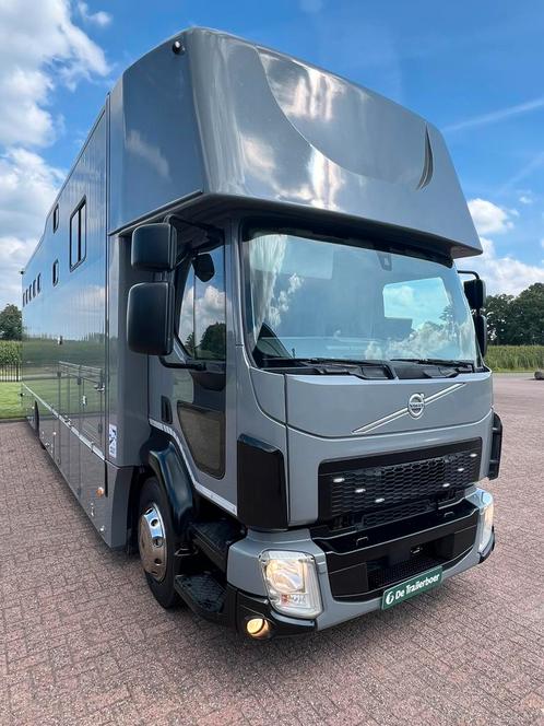 Prachtige Volvo paardenvrachtwagen/mobilhome opbouw 2022!, Dieren en Toebehoren, Paarden en Pony's | Trailers en Aanhangwagens
