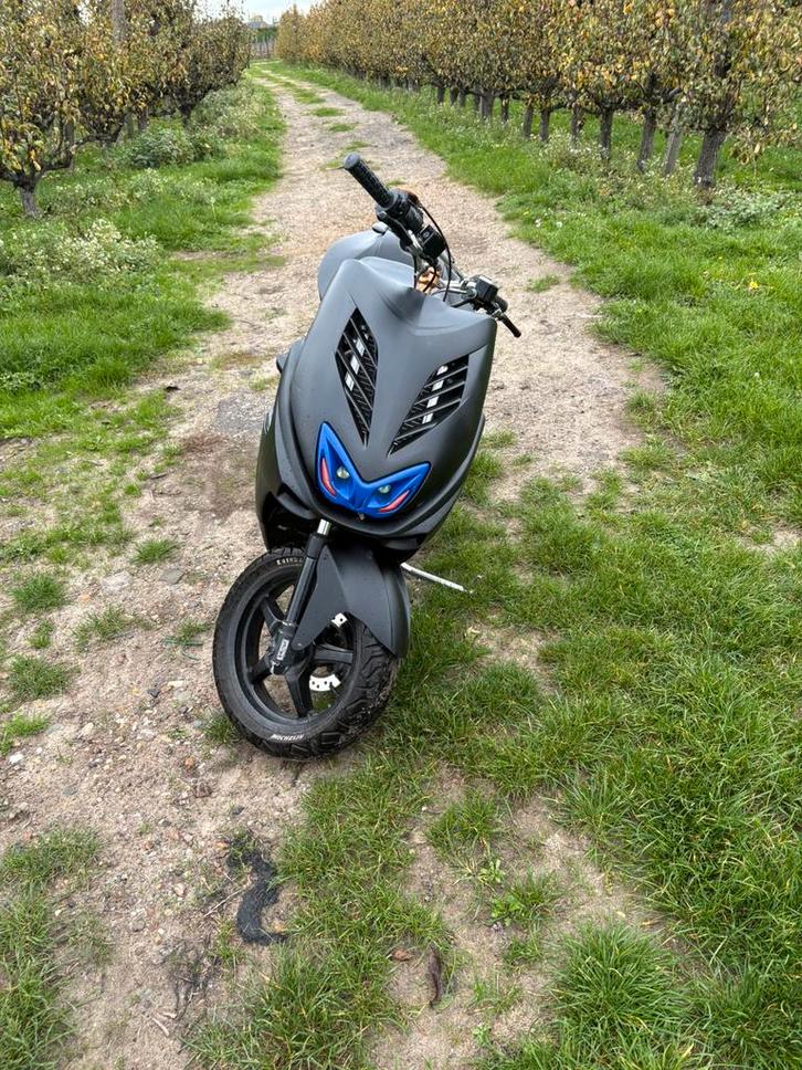 yamaha aerox 50cc b klasse, Fietsen en Brommers, Scooters | Yamaha, Zo goed als nieuw, Aerox, Ophalen
