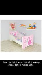 Meisjes bed, Enlèvement ou Envoi, Comme neuf, Matelas