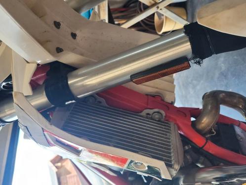 Ik zoek een radiatorguard enz Beta XTRAINER of RR, Motoren, Onderdelen | Merk-onafhankelijk, Ophalen of Verzenden