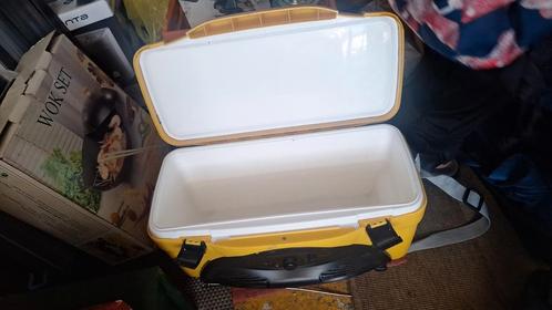 Multifunctionele draagbare koelbox met ingebouwde luidspreke, Caravans en Kamperen, Koelboxen, Zo goed als nieuw, Ophalen of Verzenden