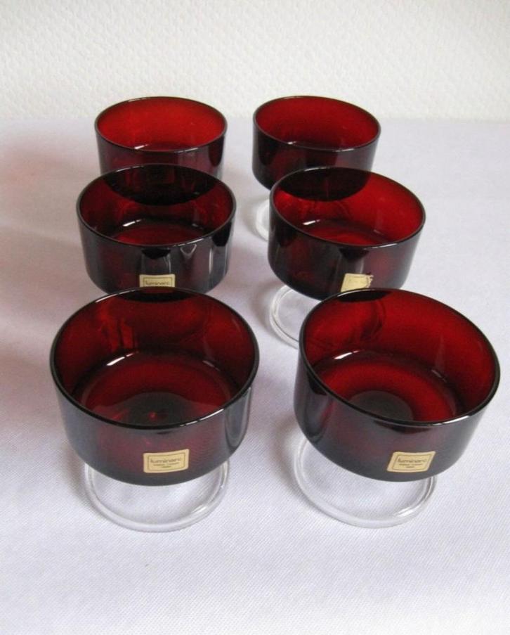Luminarc robijnrode dessertcoupes 6 stuks, Verzamelen, Glas en Drinkglazen, Zo goed als nieuw, Overige typen, Ophalen of Verzenden