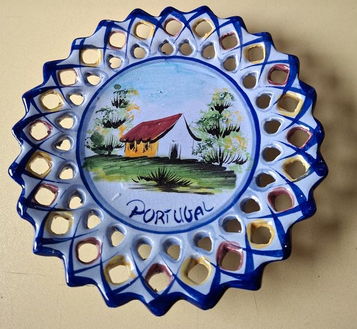Portugees keramisch sierbord, Antiek en Kunst, Antiek | Keramiek en Aardewerk, Ophalen of Verzenden
