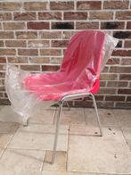 Chaises  avec coque en plastique rouge, Maison & Meubles, Comme neuf, Synthétique, Enlèvement, Cinq, Six Chaises ou plus