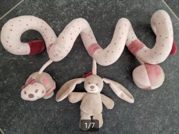 Nieuw-Nattou Speelspiraal hangende figuren(maxi cosi / park) beschikbaar voor biedingen