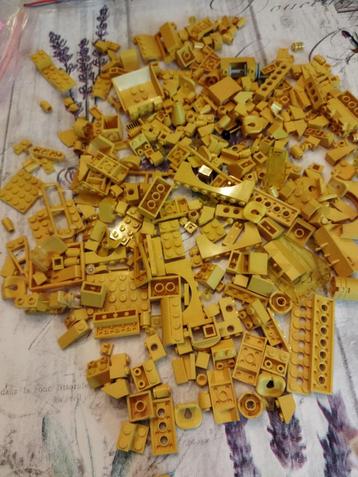 Set gele Lego beschikbaar voor biedingen