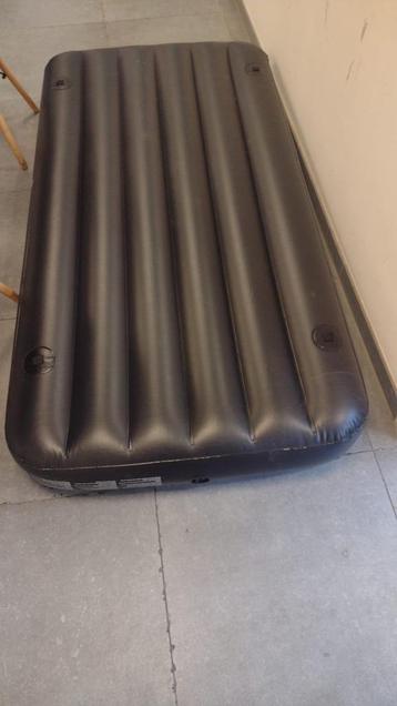 INTEX Sterke luchtmatras beschikbaar voor biedingen