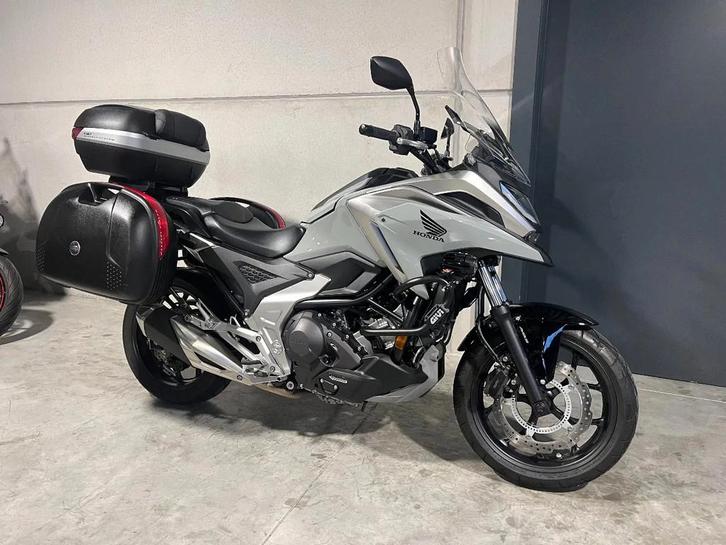 Honda NC750X DCT met veel extra's (bj 2023), Motoren, Motoren | Honda, Bedrijf, Toermotor, meer dan 35 kW