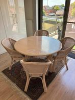 Ronde tafel met 4 stoelen, Ophalen