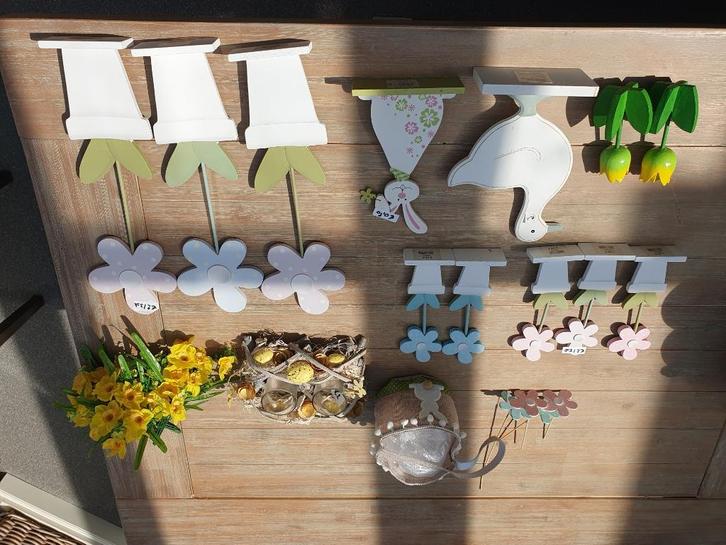 Paasdecoratie - bloemen - lenteversiering, Huis en Inrichting, Overige Huis en Inrichting, Zo goed als nieuw, Ophalen of Verzenden