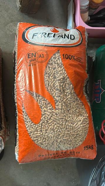 Pellets de bois 5€ le sac de 15 kilos chauffage 100%résineux, Enlèvement, Comme neuf, Fermé