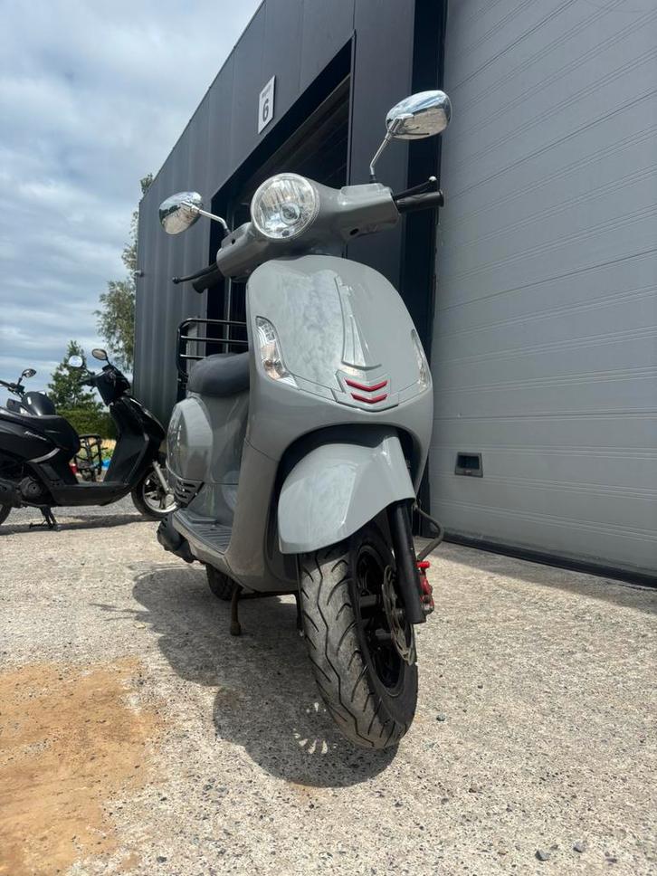 Gts toscana a klasse ( zonder rijbewijs) a klasse, Fietsen en Brommers, Brommeronderdelen | Scooters, Zo goed als nieuw, Honda
