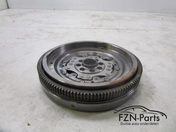 VW Touran 5TA Dubbele MAssavliegwiel Massa 06J105266AQ beschikbaar voor biedingen