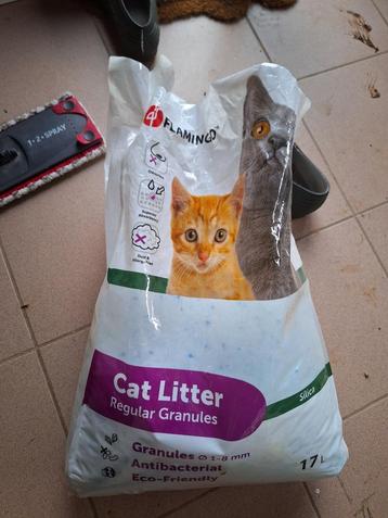 Gratis kattenbakvulling disponible aux enchères