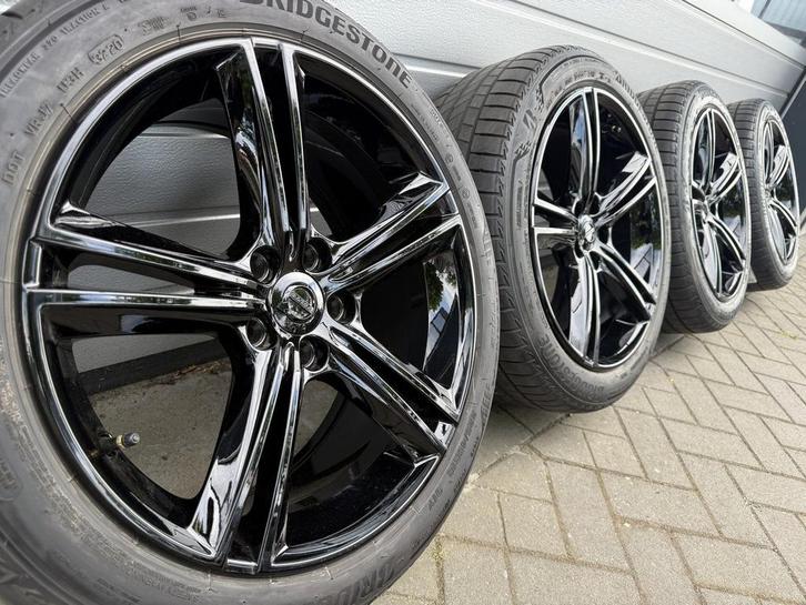 zwarte 18 inc Volvo V60 Hybrid V40 S60 V90 S90 velgen banden, Autos : Pièces & Accessoires, Pneus & Jantes, Pneus et Jantes, Pneus été