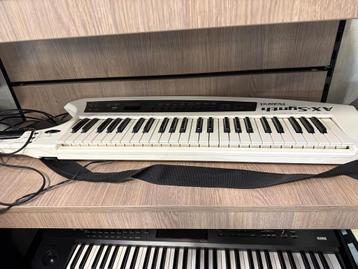 Roland ax synt white / black  beschikbaar voor biedingen