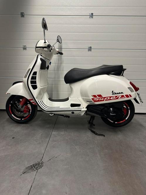 Vespa GTS Super Sport 125cc. bwj. 2011 met slechts 4.650km, Motoren, Motoren | Piaggio, Particulier, Sport, 11 kW of minder, 1 cilinder