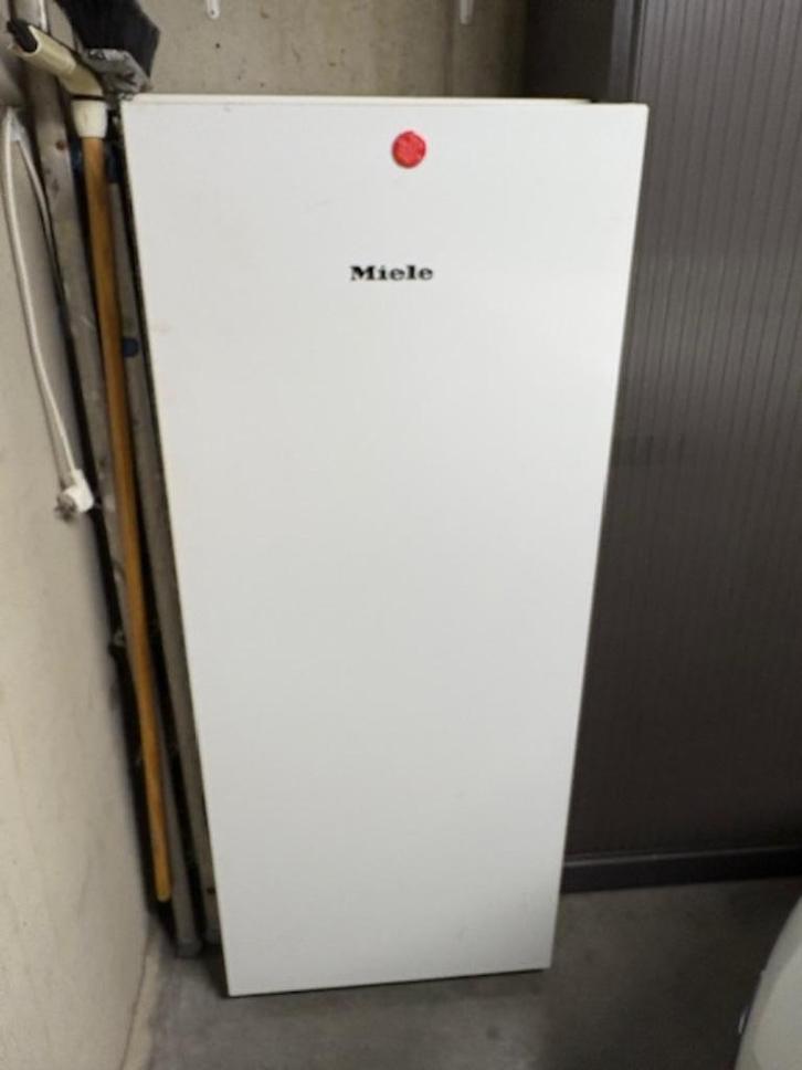 diepvriezer Miele no frost, Elektronische apparatuur, Vriezers en Diepvrieskisten, Zo goed als nieuw, Vrijstaand, Vrieskast, Minder dan 85 cm