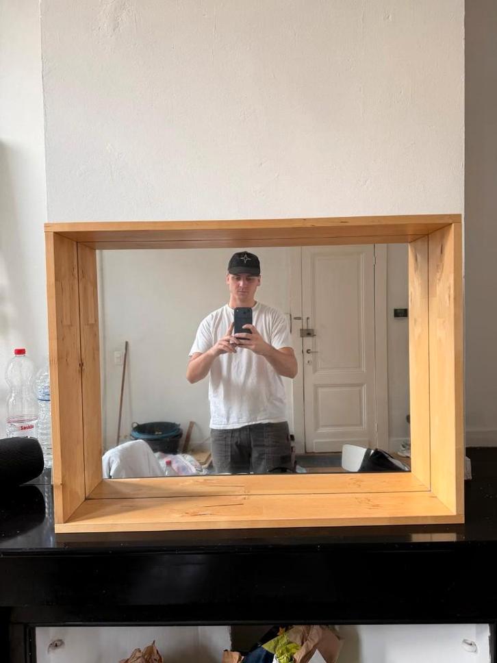 IKEA spiegel met houten omkadering, Huis en Inrichting, Woonaccessoires | Spiegels, Zo goed als nieuw, 75 tot 100 cm, Minder dan 100 cm