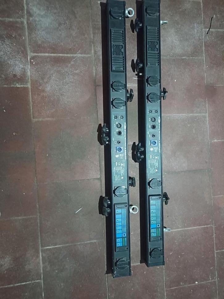 Barre DMX avec puissance intégrée pour effets ou spots, Muziek en Instrumenten, Theaterbelichting, Zo goed als nieuw, Ophalen