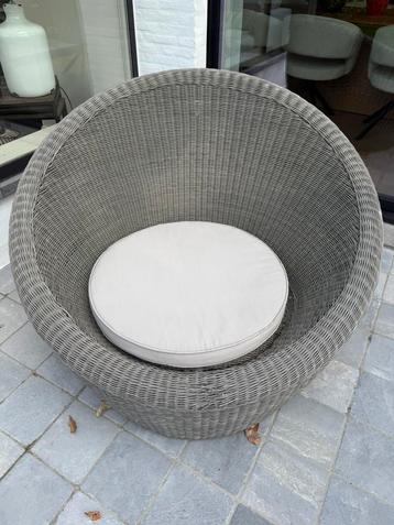 Grijze ronde tuinzetel in wicker met kussen, Tuin en Terras, Ophalen, Gebruikt, Wicker