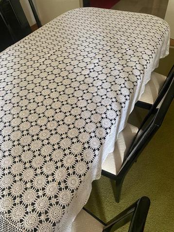 Nappe au crochet rectangulaire en coton blanc (230 x 180 cm) disponible aux enchères