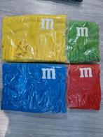 De sjaal van M&M wordt per stuk of per serie verkocht, Verzamelen, Kleding en Patronen, Ophalen of Verzenden, Nieuw, Hoed, Pet, of Sjaal