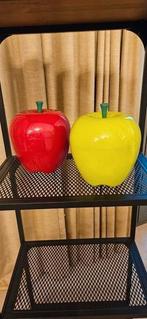 Decoratieve rode en groene appel., Ophalen, Gebruikt