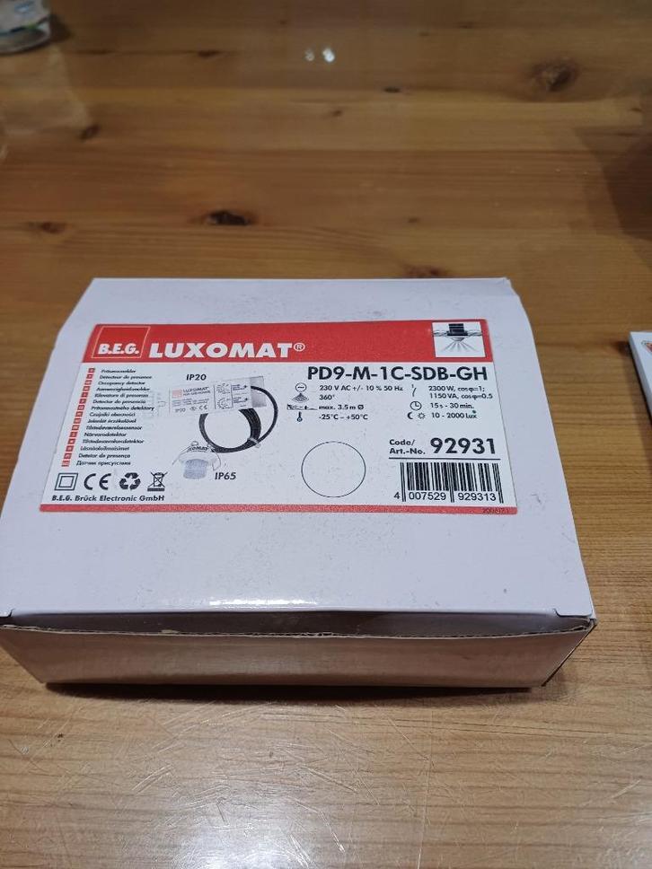 Luxomat 92931 bewegingsmelder aanwezigheidsmelder, Doe-het-zelf en Bouw, Elektriciteit en Kabels, Nieuw, Overige typen, Ophalen