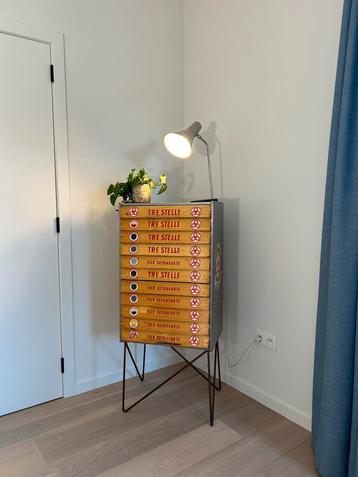 Fournituren kast Tre Stelle beschikbaar voor biedingen