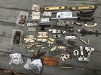 Serrures, ferrures et charnières en acier environ 60 pièces, Envoi, Utilisé, Inox, Autres types