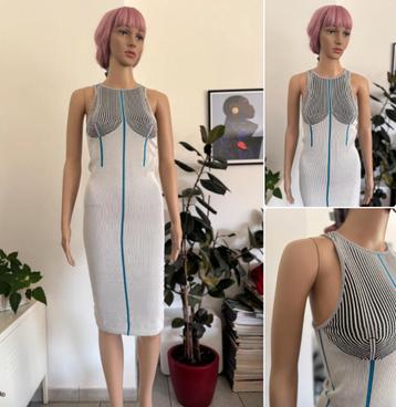 Sexy fitted dress (size S/M) beschikbaar voor biedingen