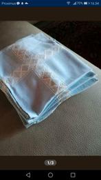 Heel oude stoffen servetten, Enlèvement