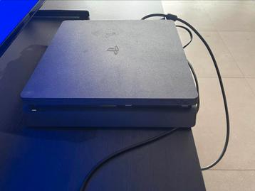 Playstation 4 500GB inc 2 controllers + laadstation disponible aux enchères