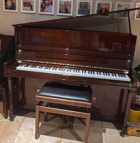 Piano droit acoustique YOUNG CHANG E118, Musique & Instruments, Pianos, Utilisé, Piano, Brun, Enlèvement