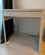 Witte bureau MICKE IKEA, Huis en Inrichting, Bureaus, Ophalen, Zo goed als nieuw, Bureau