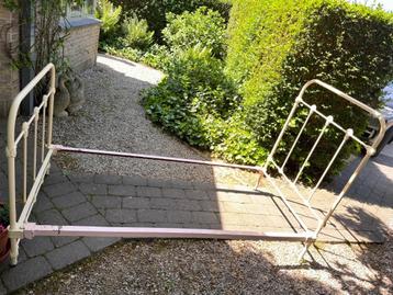 Vintage bed, Huis en Inrichting, Slaapkamer | Bedden, Ophalen, Gebruikt