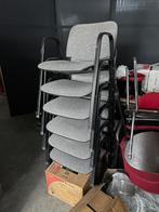 6 stapelbare stoelen met stoffen bekleding en armsteunen, Huis en Inrichting, Ophalen, Gebruikt, Metaal, Grijs